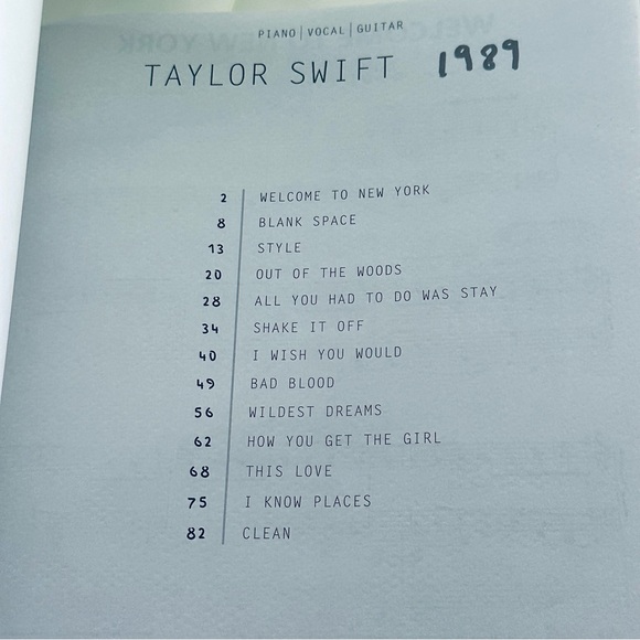 Taylor Swift 1989 Hal Leonard Piano Vocal Guitar Sheet Music - Picture 2 of 3